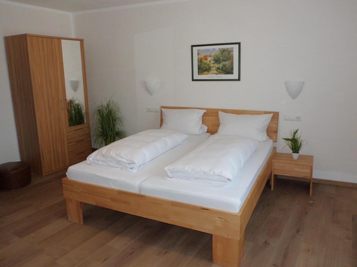 Hotel Restaurant Zur Pfanne Urbar  Экстерьер фото